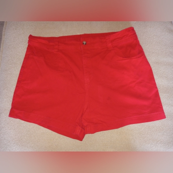 Style & Co. Red Chino Shorts Vibrant and Trendy, Size 18 - Picture 3 of 3